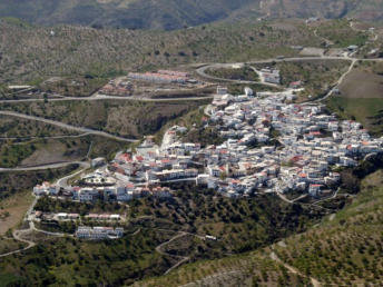 Panor�mica de Albond�n Foto de la Mancomunidad de Municipios de la Alpujarra