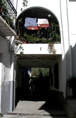 Calle de Carataunas en La Alpujarra de Granada